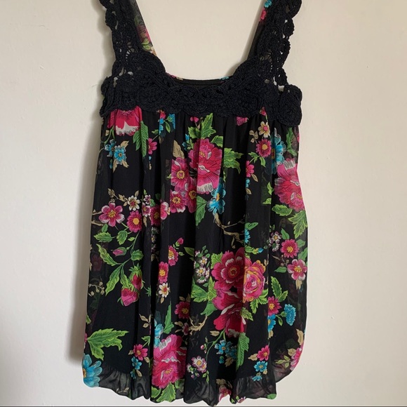 Forever 21 | Black Blue & Pink Floral Top - Picture 1 of 4